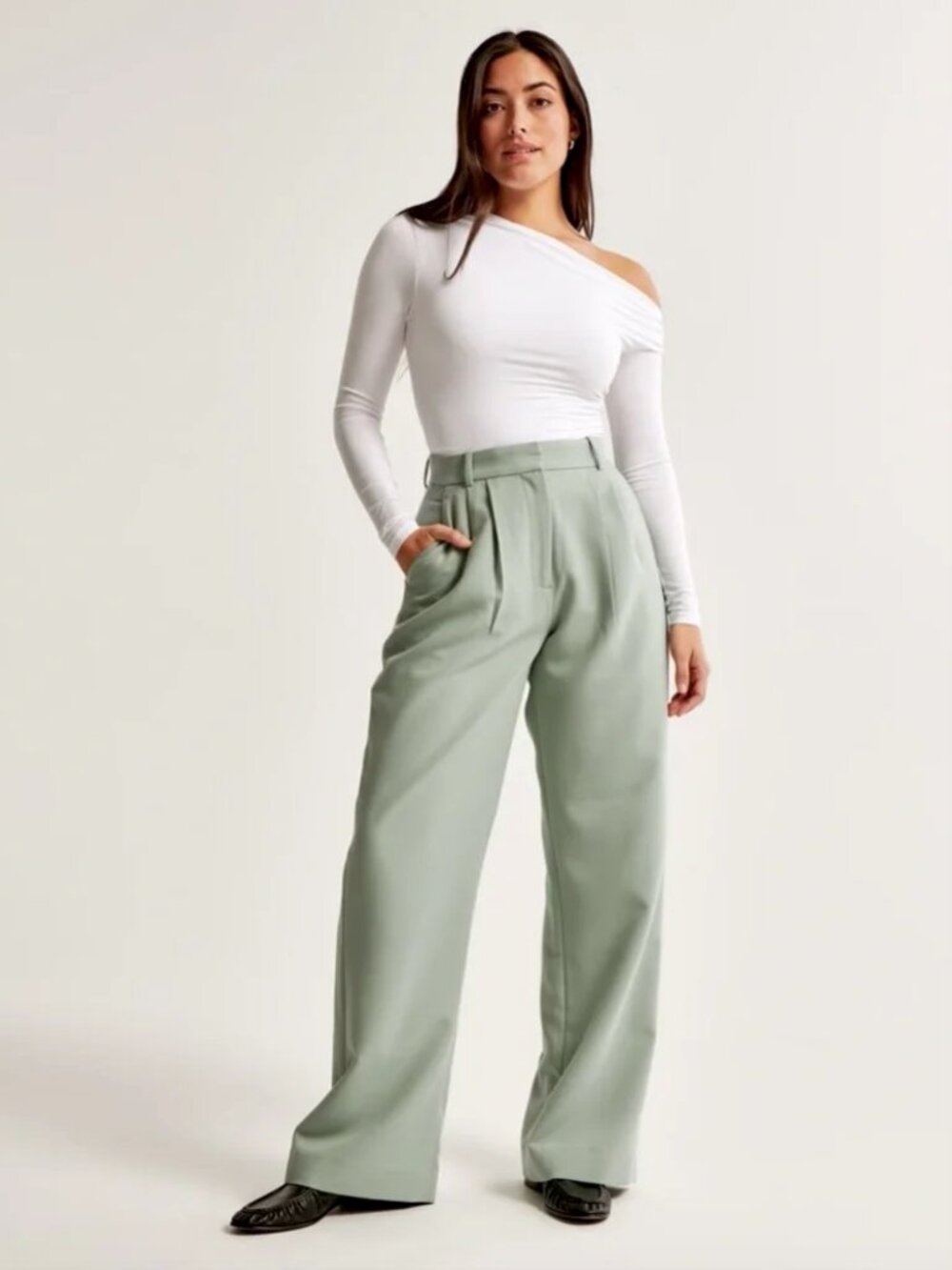 Abercrombie Sloane Tailored Pleated Trouser Pant in Sage Green